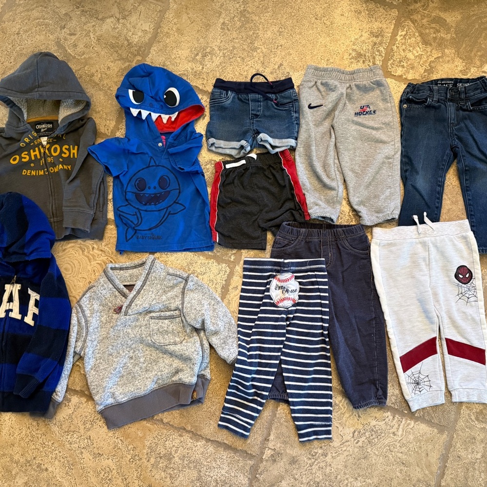 Lot Bundle mixed boy clothes. Oshkosh, children’s place, Nike to name a few.